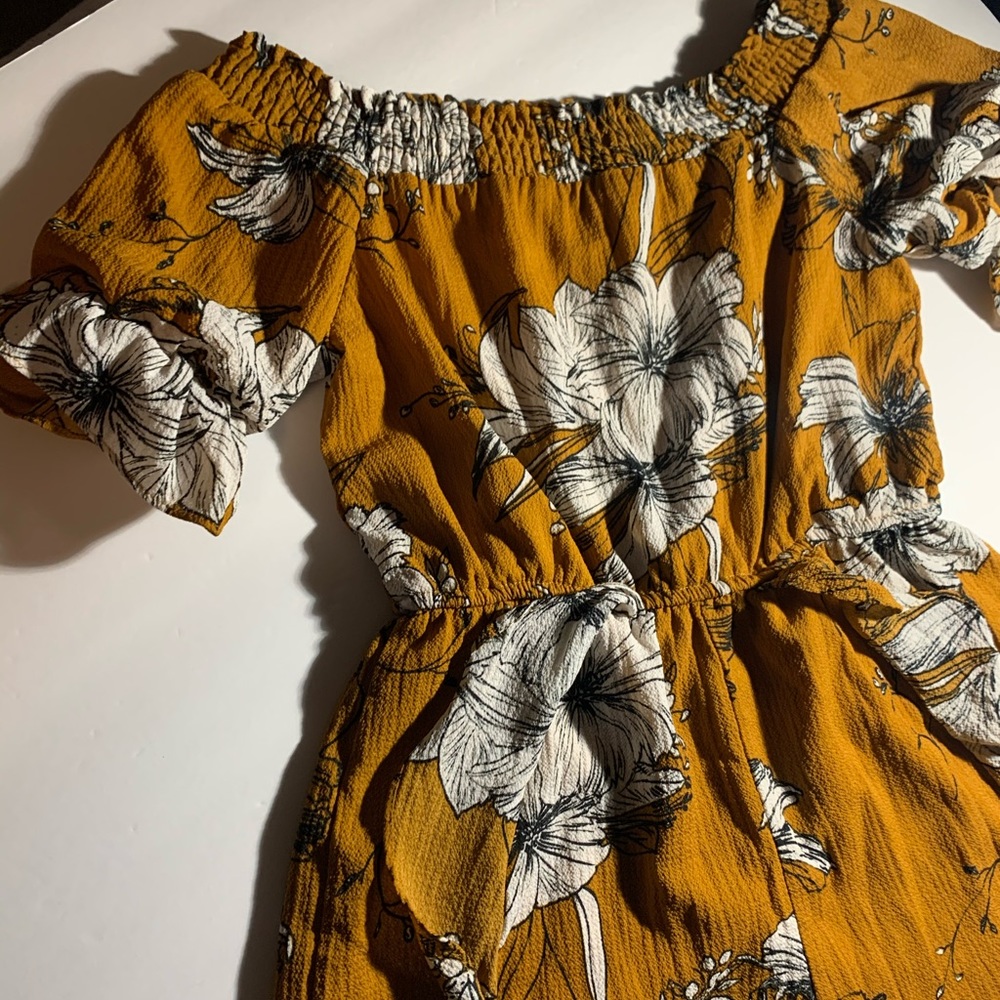 NWOT medium romper floral ruffles - Picture 5 of 5